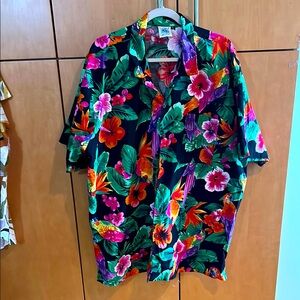 Caribbean Club Floral Parrot Hawaiian Button Down Shirt .